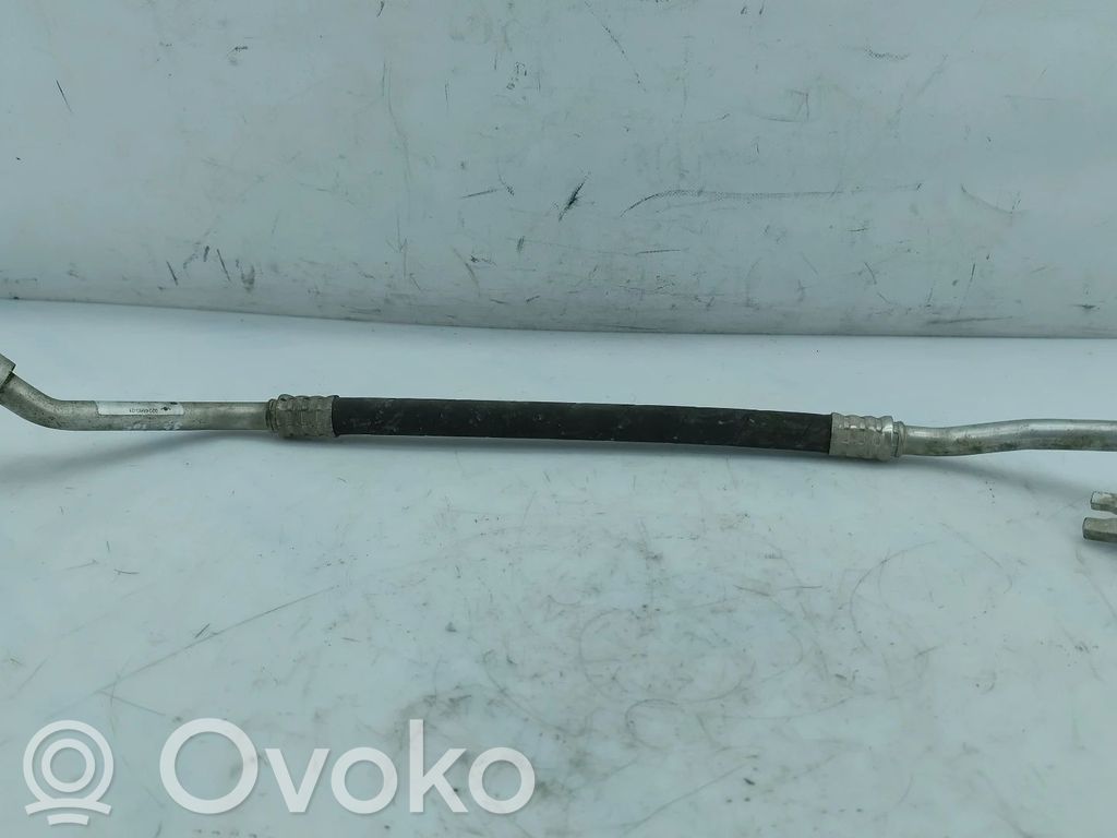 Ilmastointilaitteen putki (A/C)   9224860