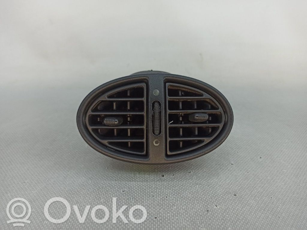 Rejilla de ventilación central del panel   JBD100850