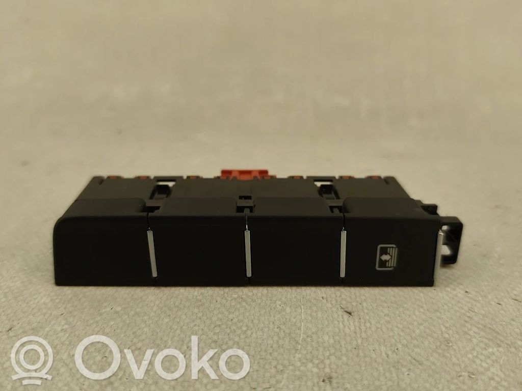 Volkswagen PASSAT B8 Przyciski multifunkcyjne 
