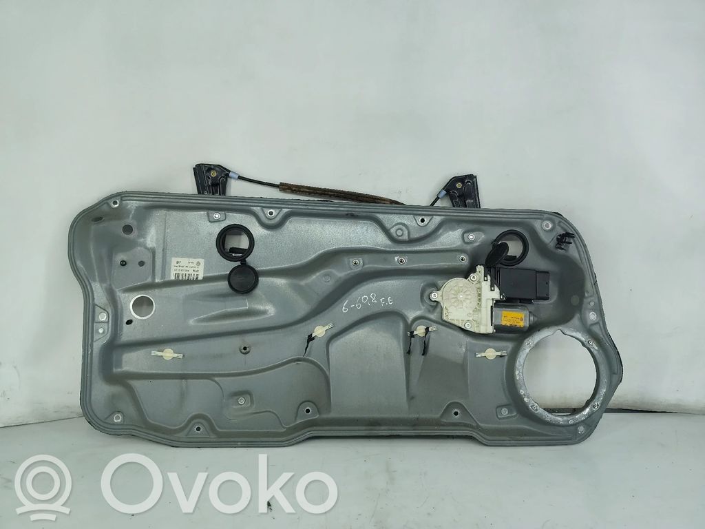 Volkswagen Golf IV Macara geam față fără motor 