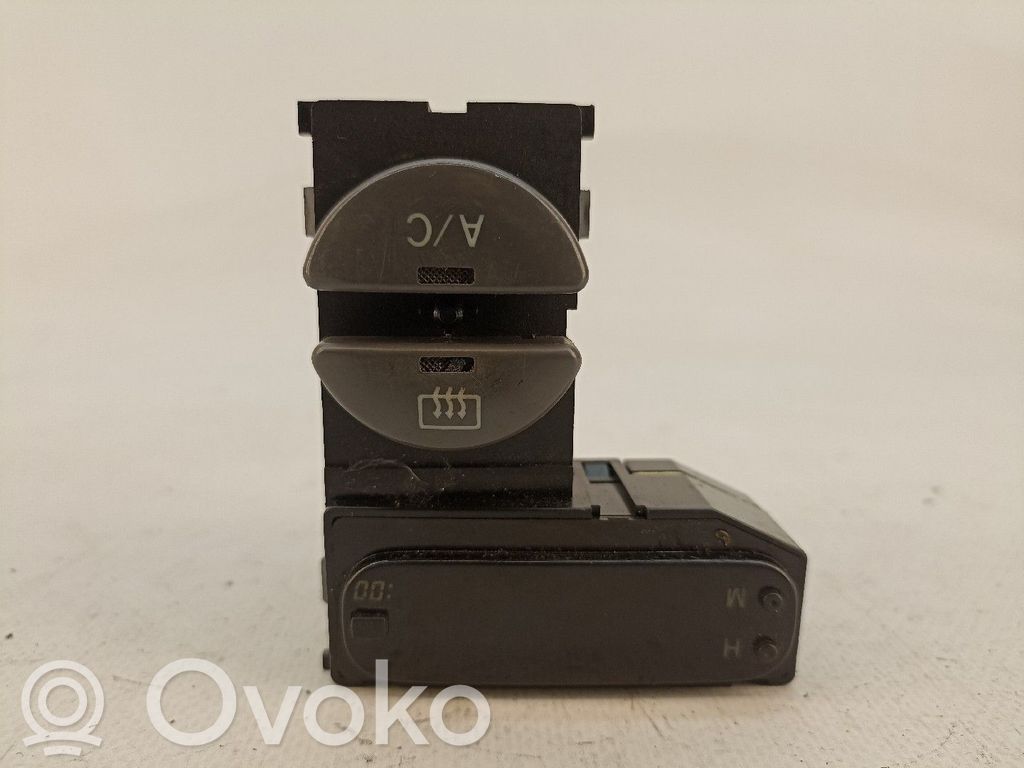 Toyota Corolla Verso E110 Clock 