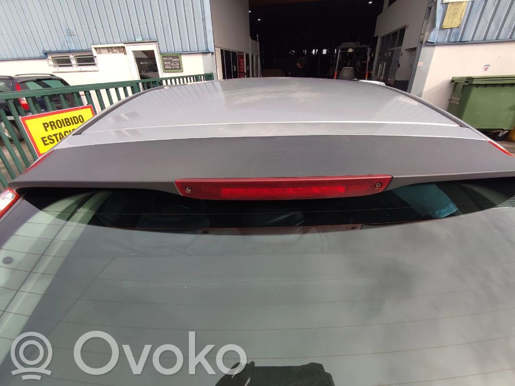 Tailgate/trunk spoiler
