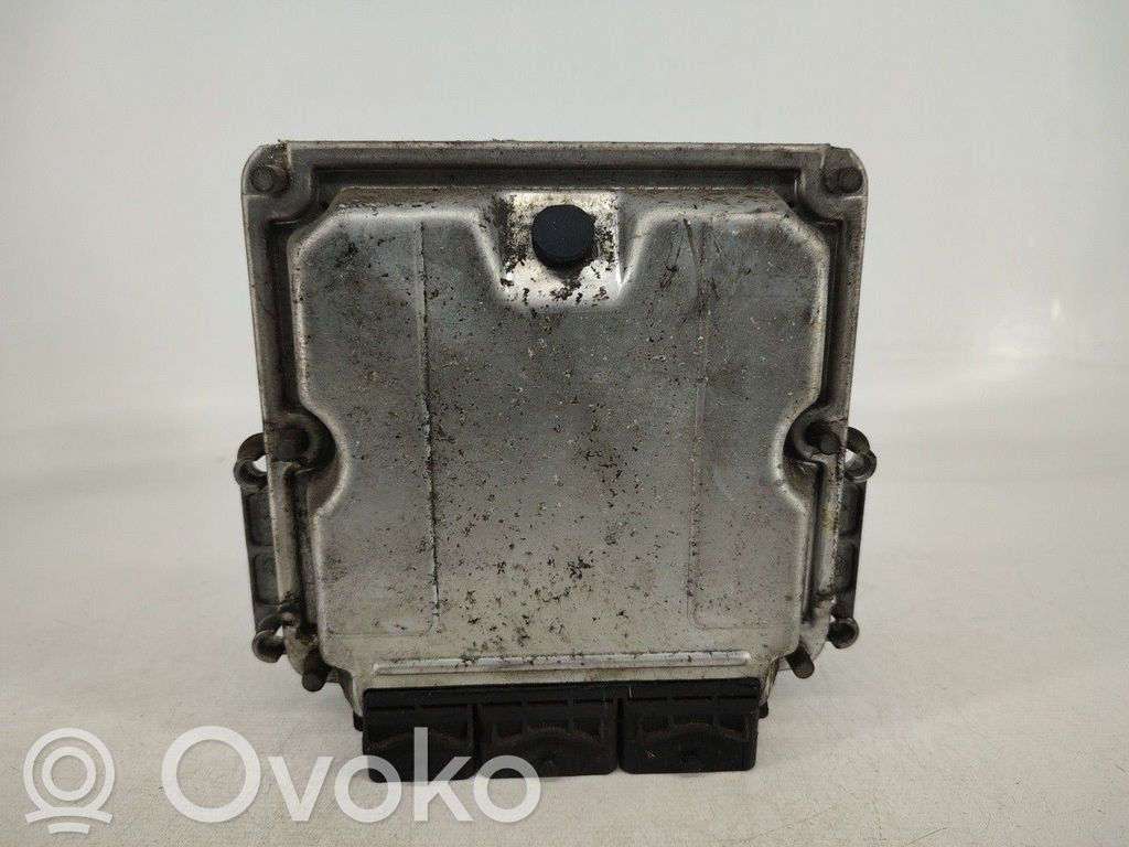 Engine control unit/module   8200132188,0281010784