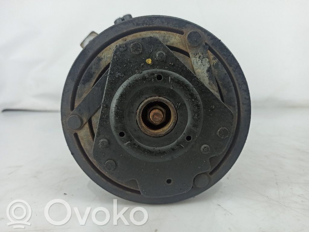 Ilmastointilaitteen kompressorin pumppu (A/C)   7007361