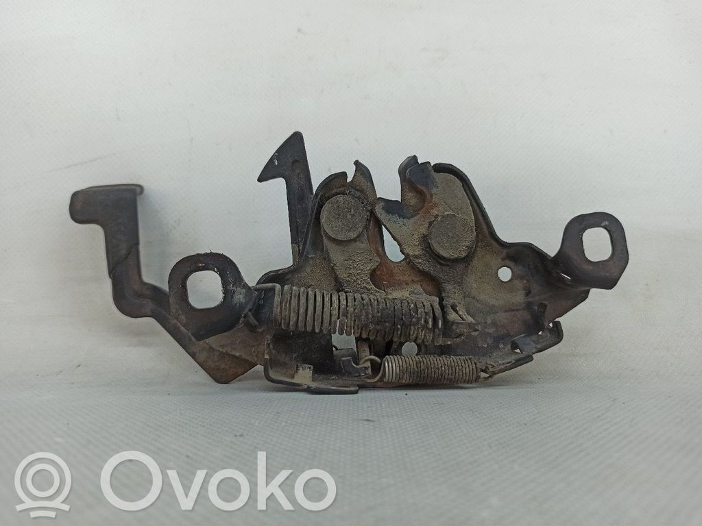 Nissan Terrano Cârlig/încuietoare capotă motor