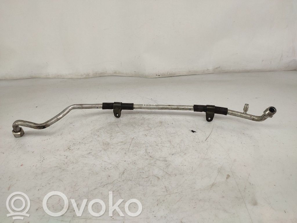 Ilmastointilaitteen putki (A/C)   NV