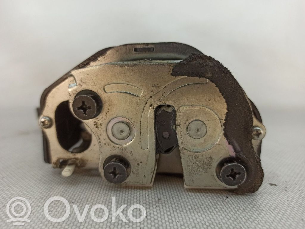 Mazda 2 Zamek drzwi tylnych 