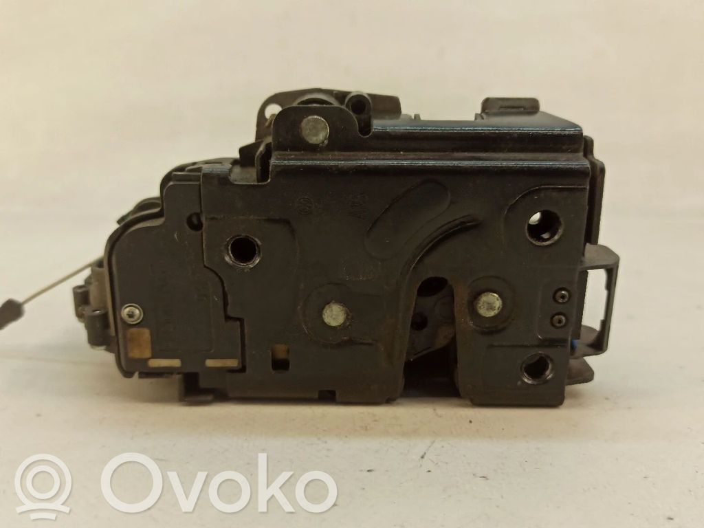 Etuoven lukko   8PINOS