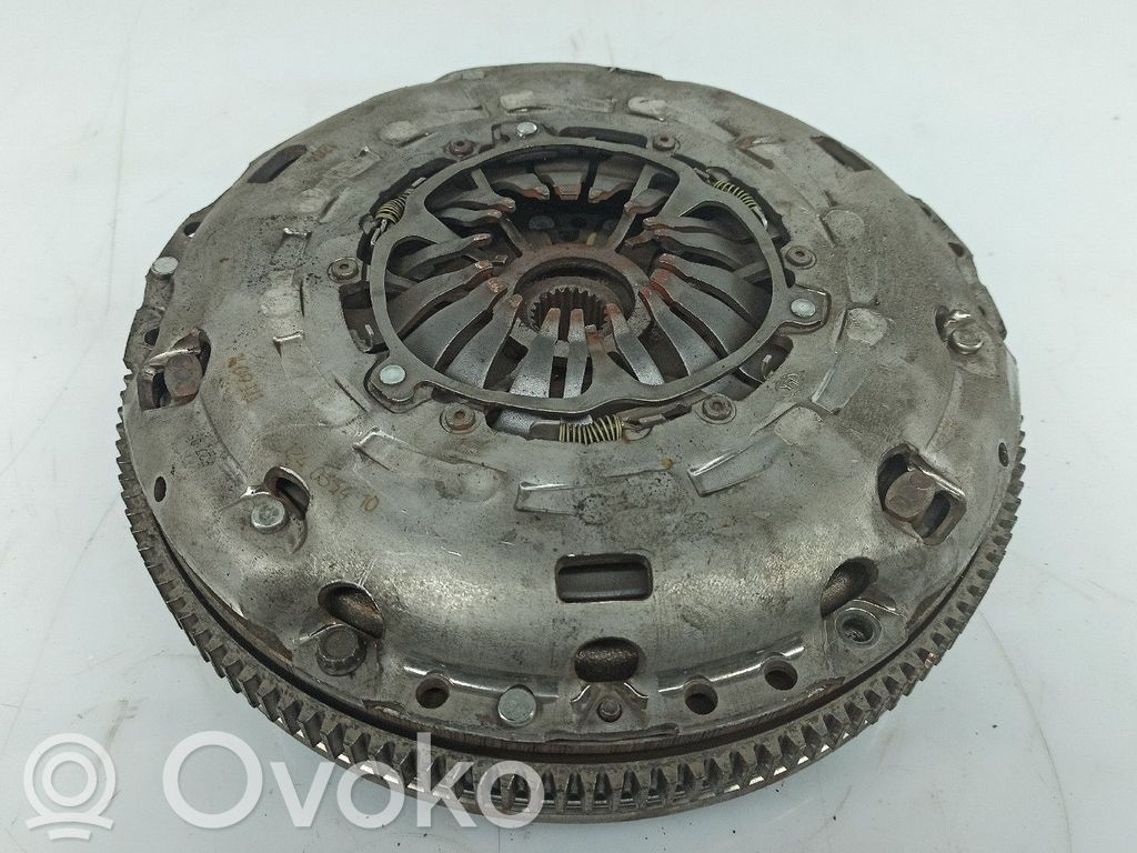 Volante motor   124035410
