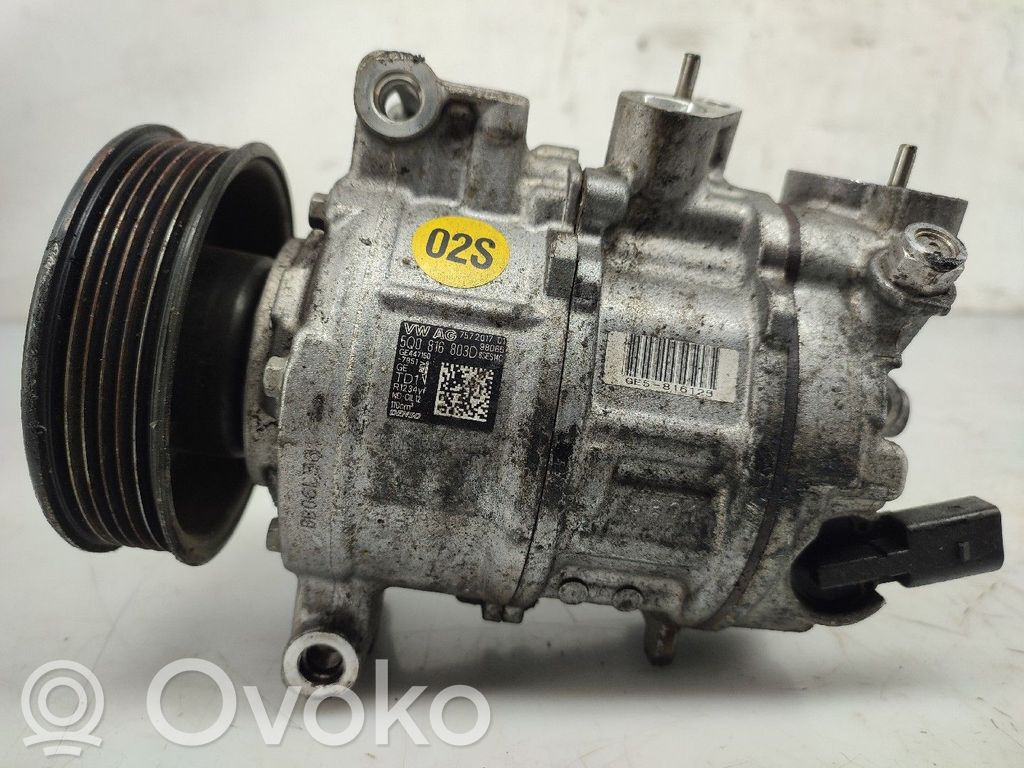 Ilmastointilaitteen kompressorin pumppu (A/C)   5Q0816803D