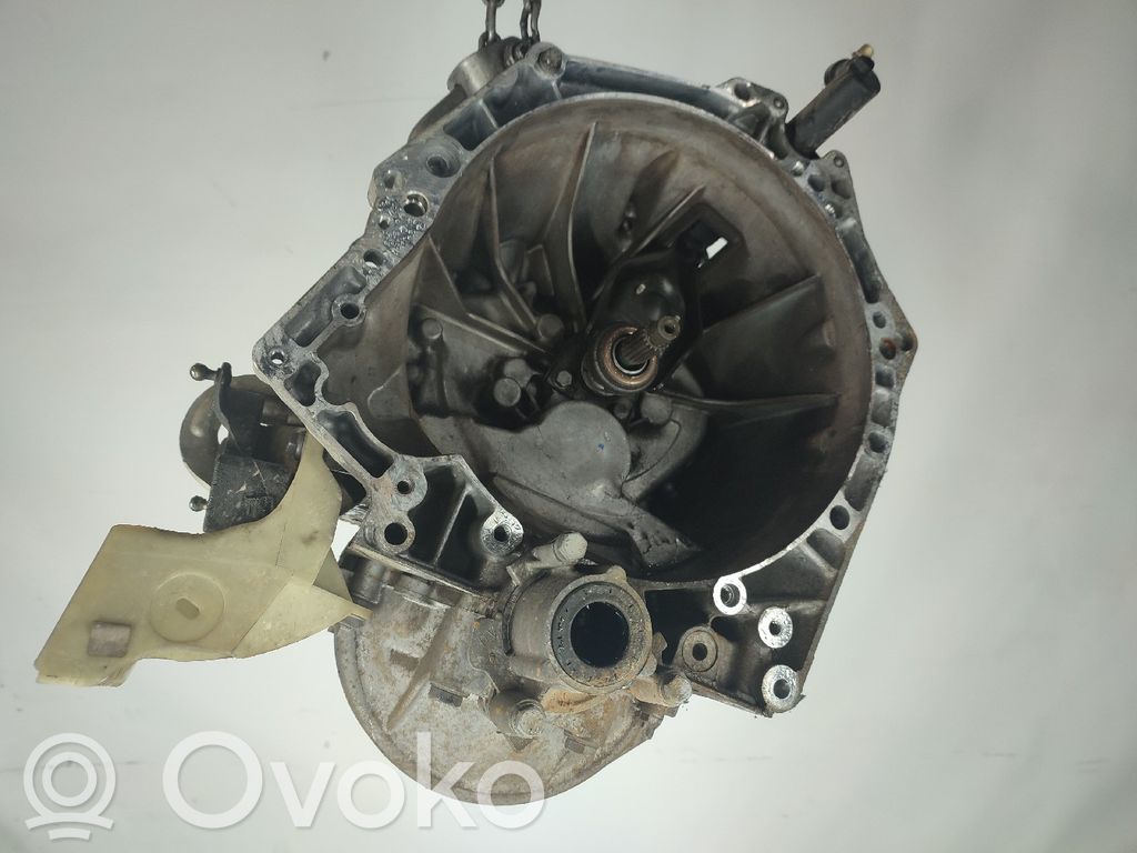 Peugeot 2008 I 5 Gang Schaltgetriebe 