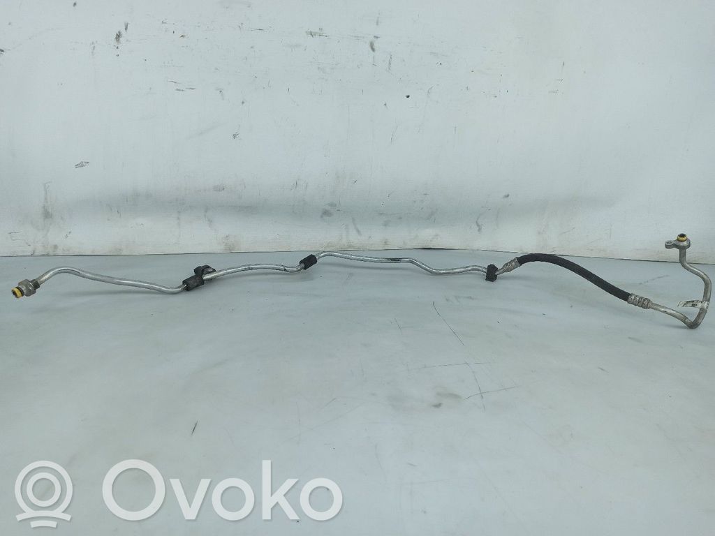 Ilmastointilaitteen putki (A/C)   6923963
