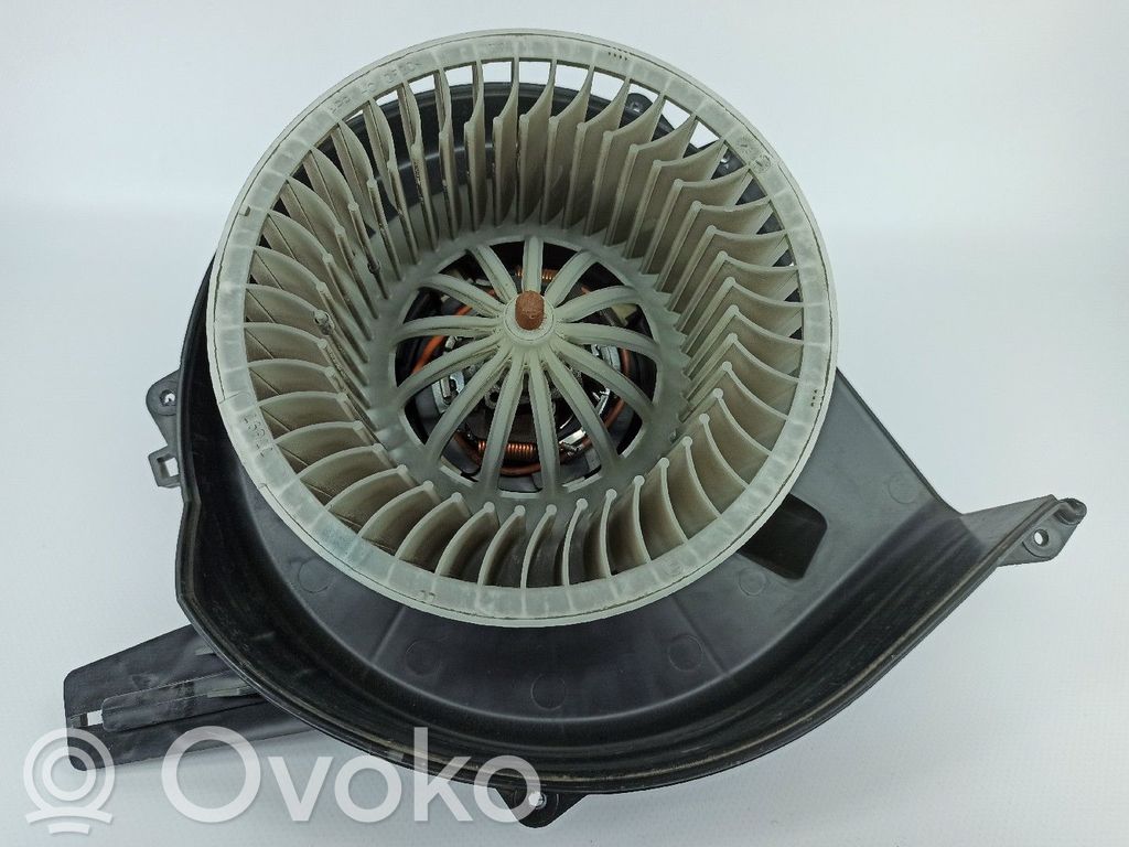 Вентилятор печки   6R1819015A
