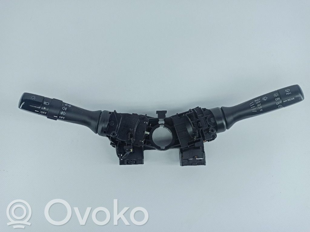 Toyota Yaris Altri interruttori/pulsanti/cambi 