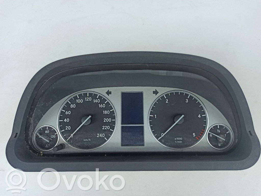 Mercedes-Benz B W245 Licznik / Prędkościomierz 