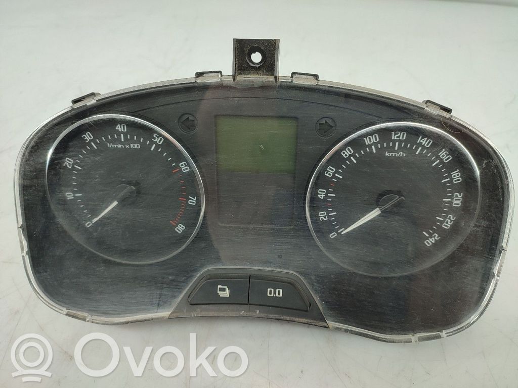 Skoda Fabia Mk2 (5J) Licznik / Prędkościomierz 