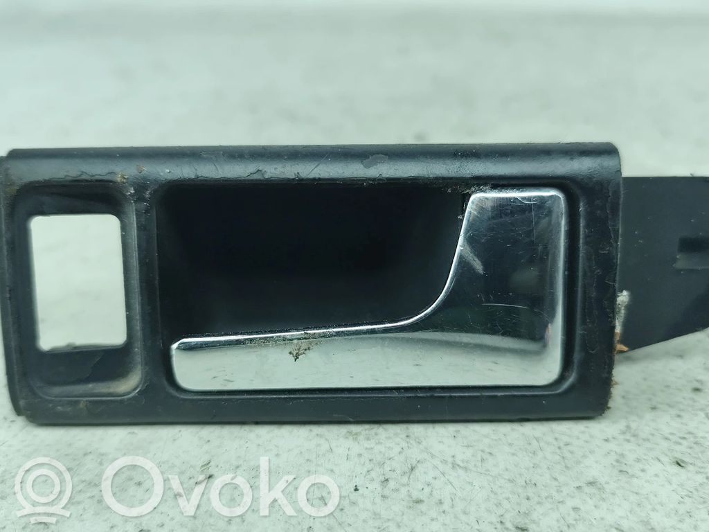 Audi A6 S6 C4 4A Support poignée extérieur de porte avant 