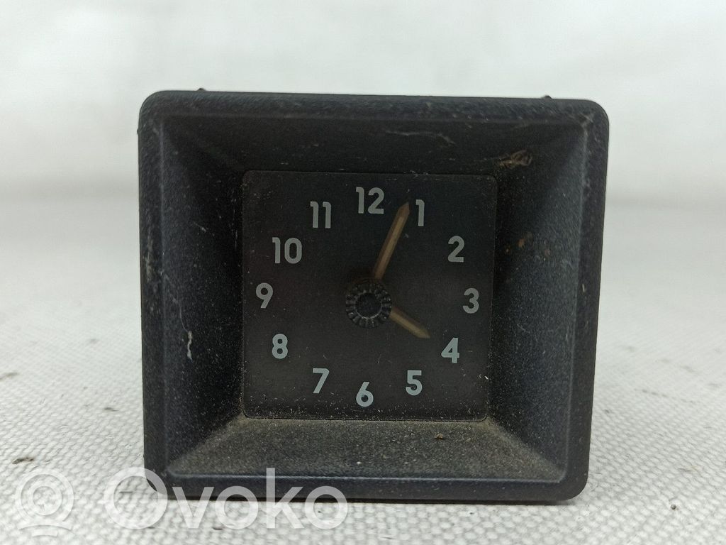 Часы   90243442