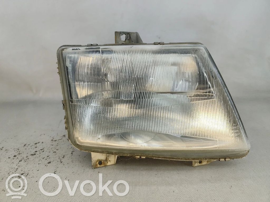 Mercedes-Benz Vito Viano W638 Lampa przednia 