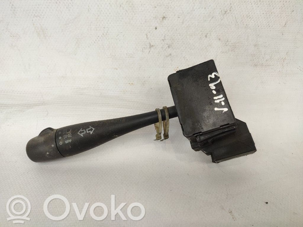 Nissan Vanette Commodo, commande essuie-glace/phare 