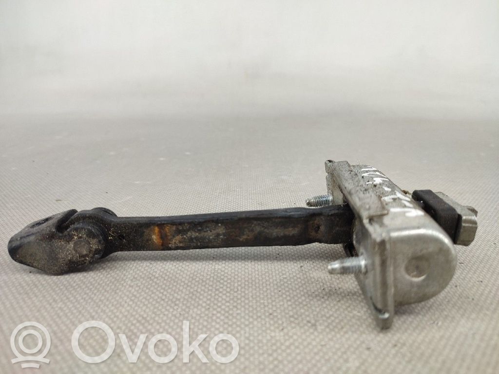 Opel Corsa E Etuoven pidätin 