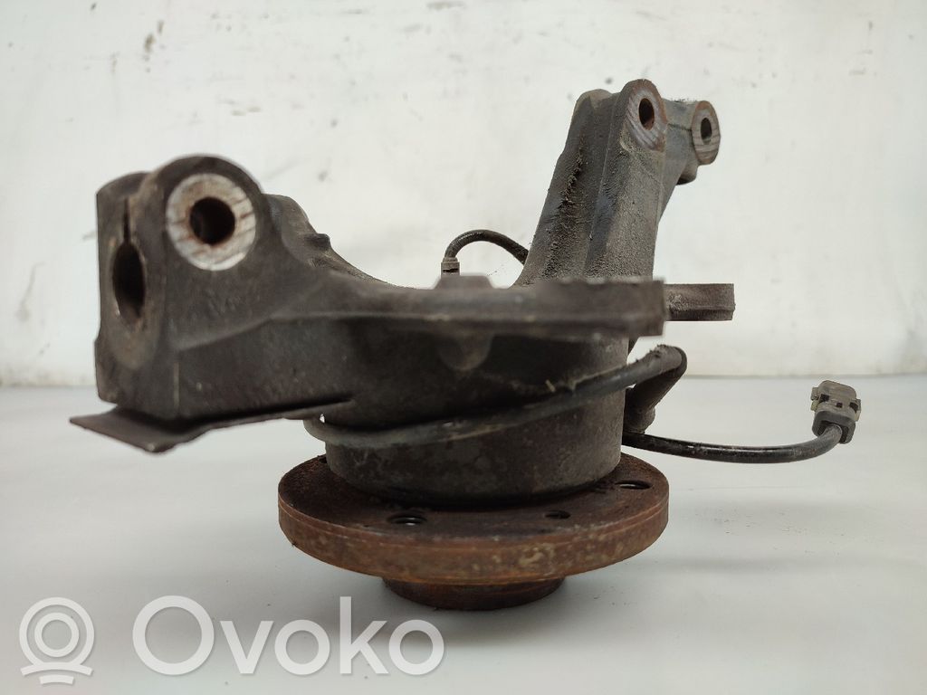 Renault Clio IV Achsschenkel vorne 