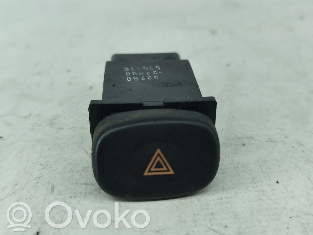 Hyundai Accent Botón interruptor de luz de peligro 