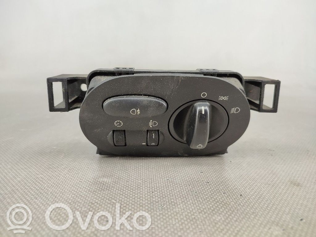 Valokatkaisija   YWC106940,086956052