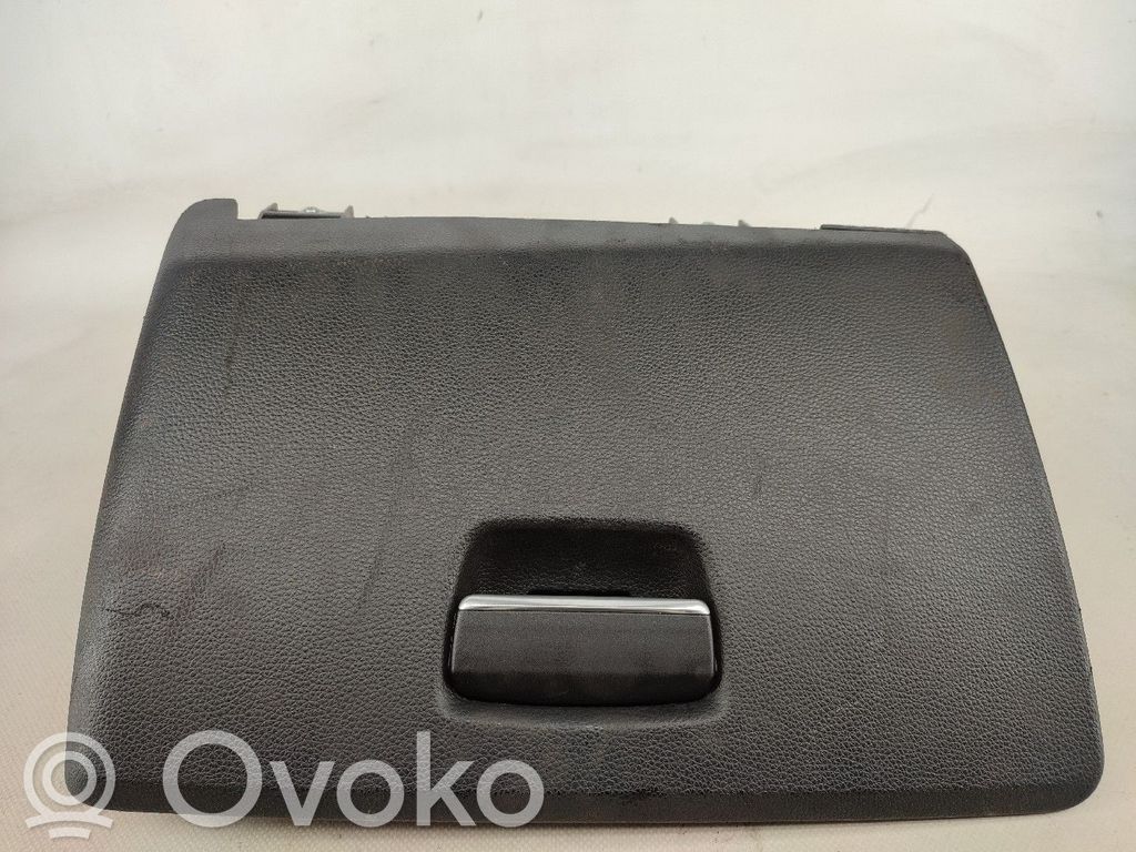 BMW 1 E82 E88 Glove box 