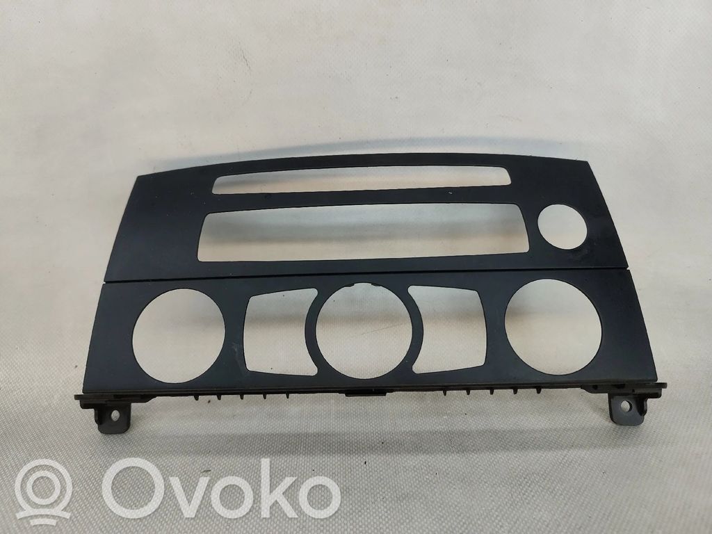 Verkleidung Radio / Navigation   6976362,51456976362