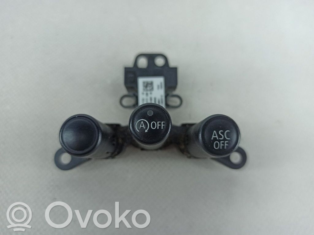 Multifunctional control switch/knob   3422723