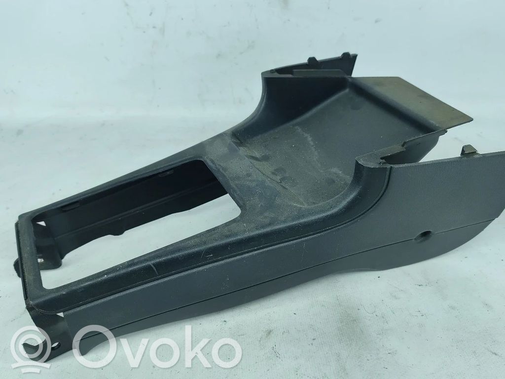 Verkleidung Radio / Navigation   5881112390