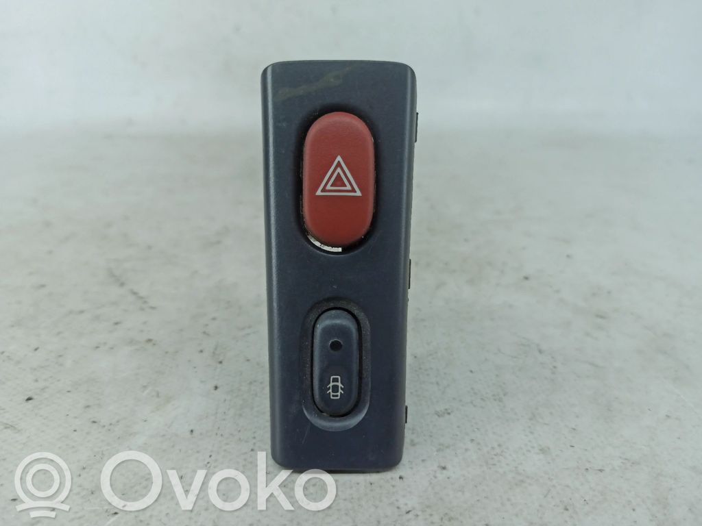 Renault Laguna I Schalter Warnblinkanlage 
