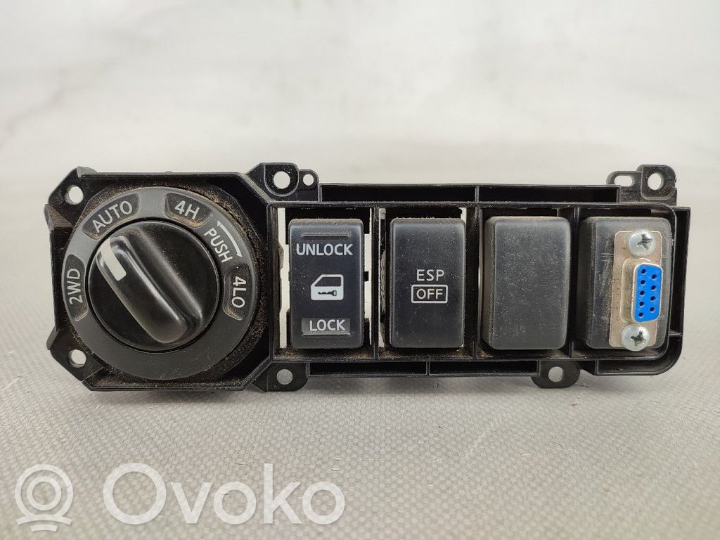 Nissan Pathfinder R51 Comutator/buton multifuncțional 