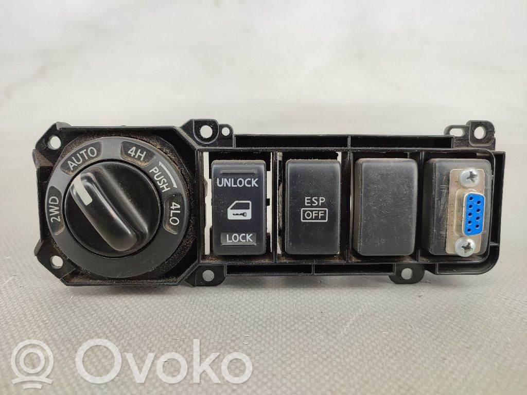 Nissan Pathfinder R51 Przyciski multifunkcyjne 