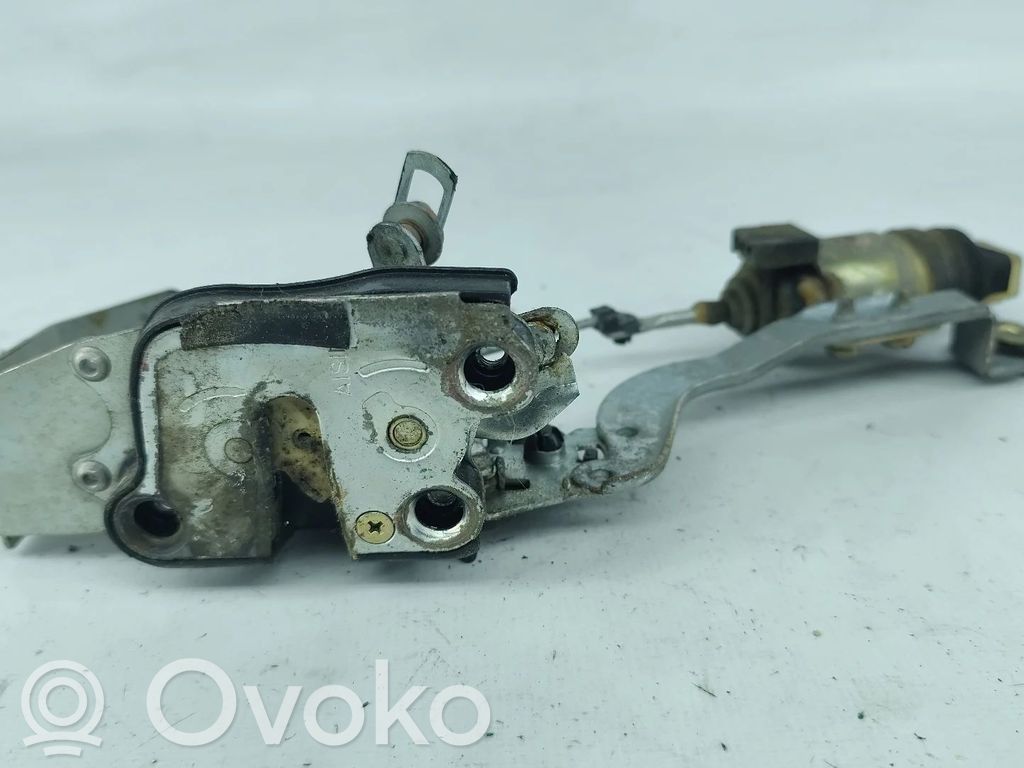Toyota Corolla E90 Galinių durų spyna 