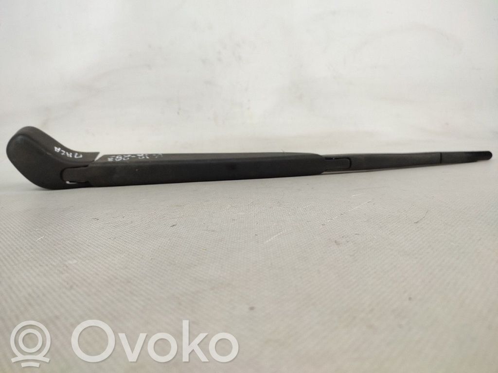 Ford Focus Rear wiper blade arm