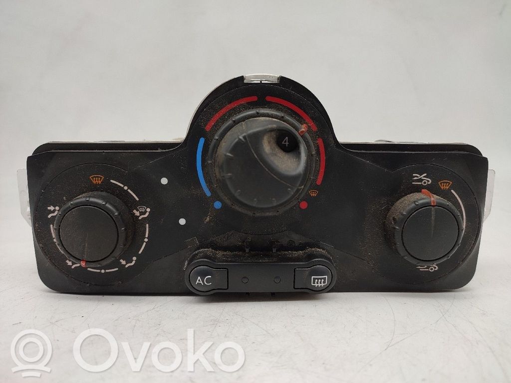 Renault Clio III Ilmastoinnin ohjainlaite 