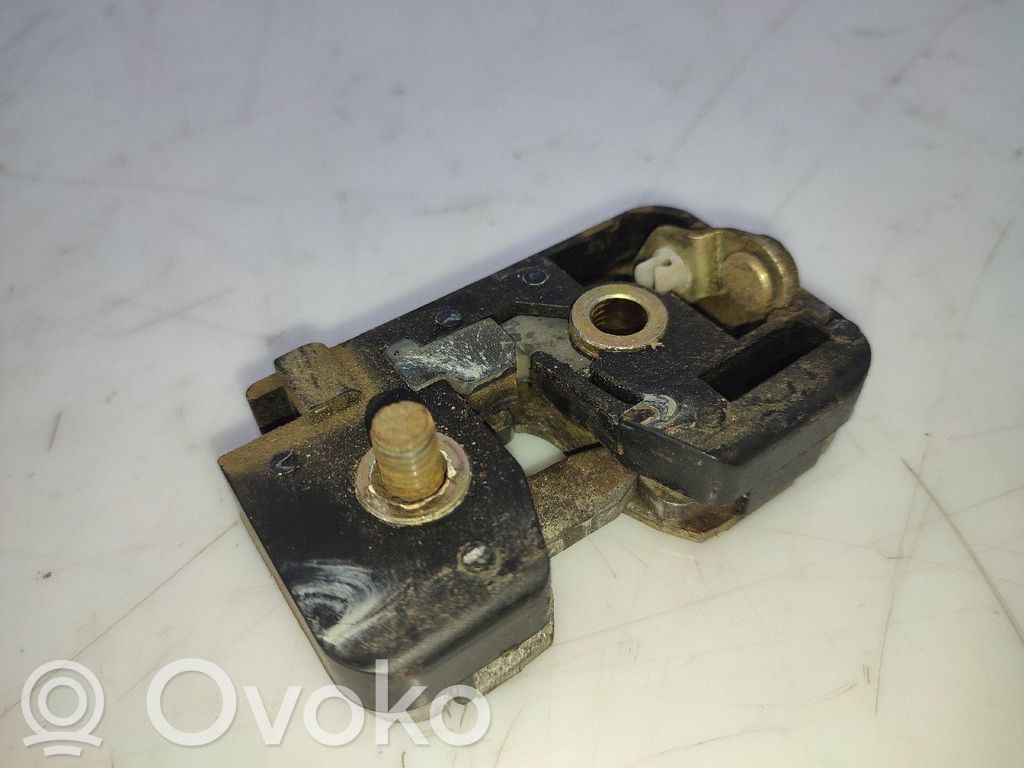 Ford Fiesta Aizmugurējā pārsega slēdzene (ārpusē) 