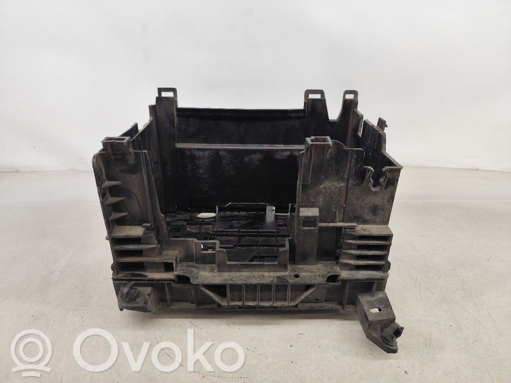 Holder (bracket)   8200314272C,8200314273B