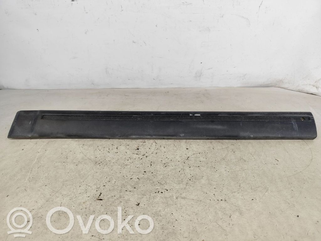 Renault Express Etuoven lista (muoto) 