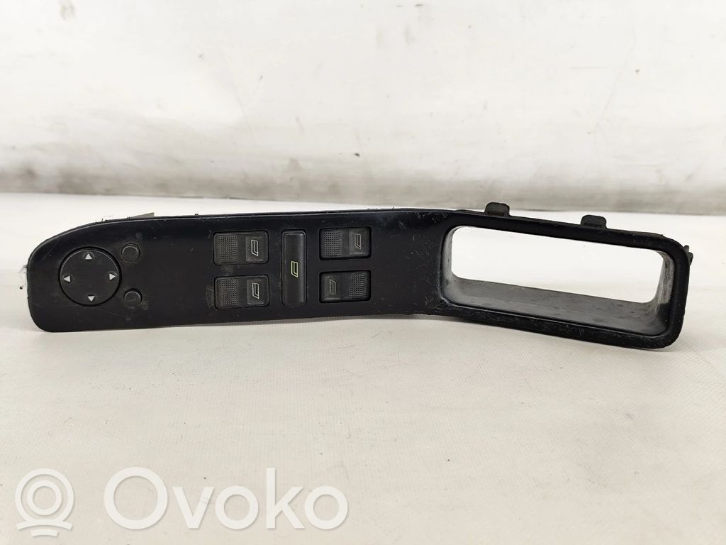 Interrupteur commade lève-vitre   893867171G,893867171H,893867171J,893867171K,893959565