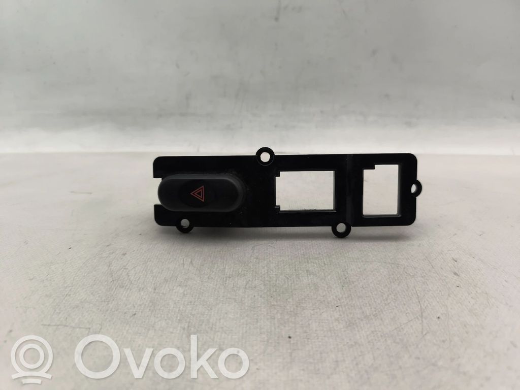 Botón interruptor de luz de peligro   MR117578,10PINOS