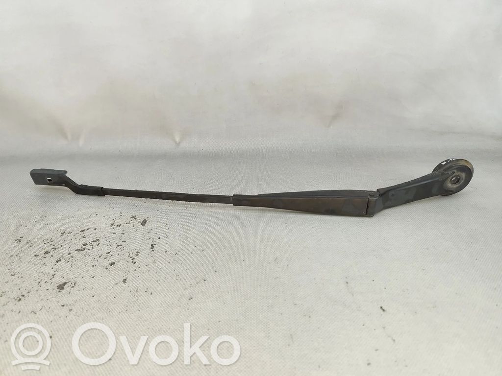 Brazo del limpiaparabrisas delantero   BM5117526BB