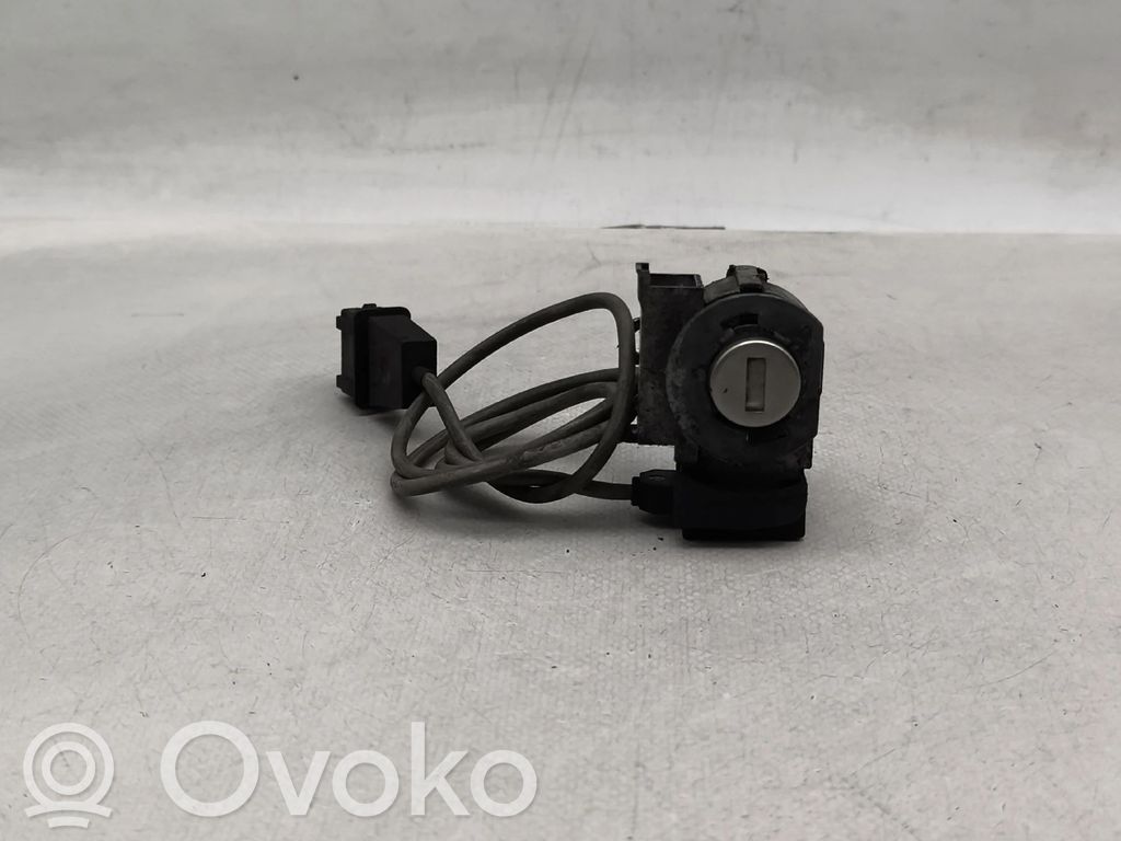Audi A3 S3 8L Serratura portiera anteriore (vicino alla maniglia)