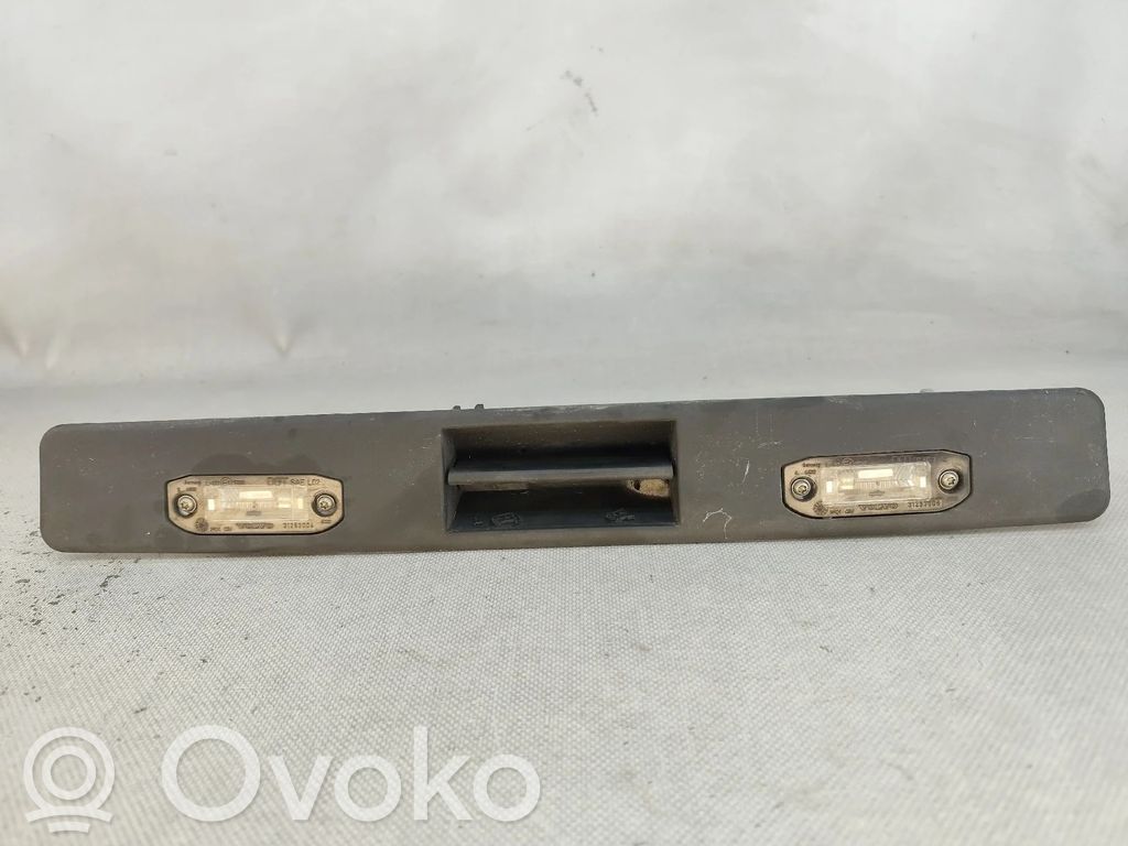 Šoninė apdaila (prie lango)   30699743,31253018,LUZMATRICULA,PUXADOR