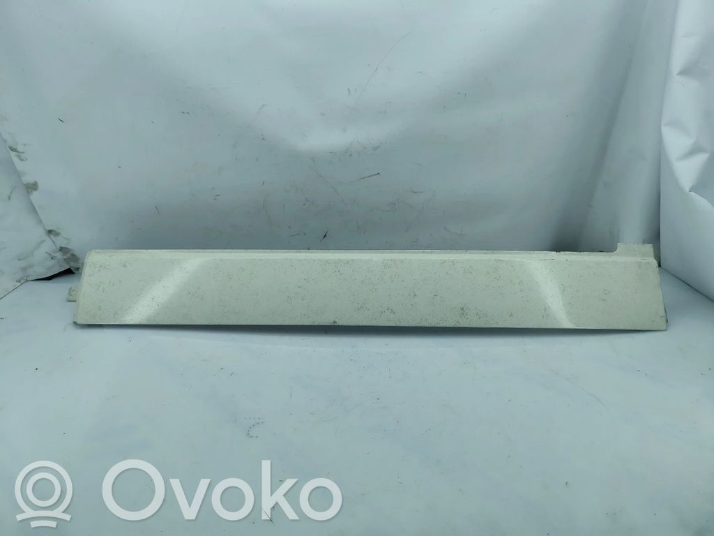 Volkswagen Transporter - Caravelle T5 Takaoven lista (muoto) 