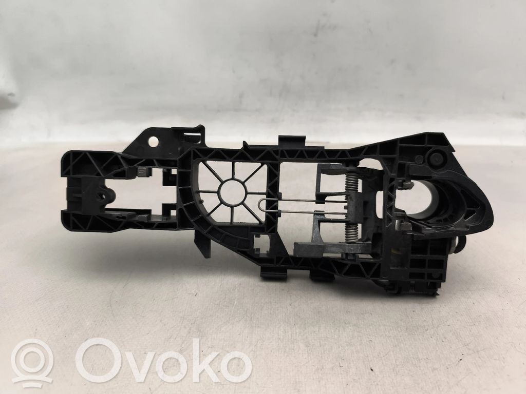 Volkswagen PASSAT B7 Takaoven sisäkahvan kehys 