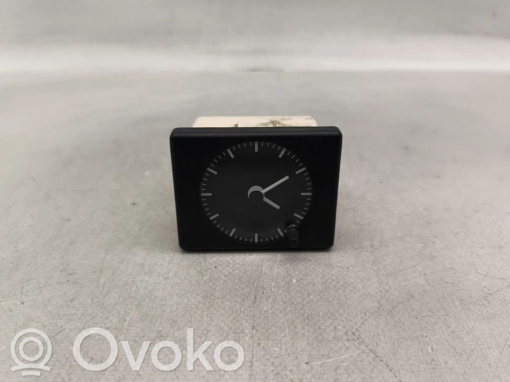 Clock   7700815737