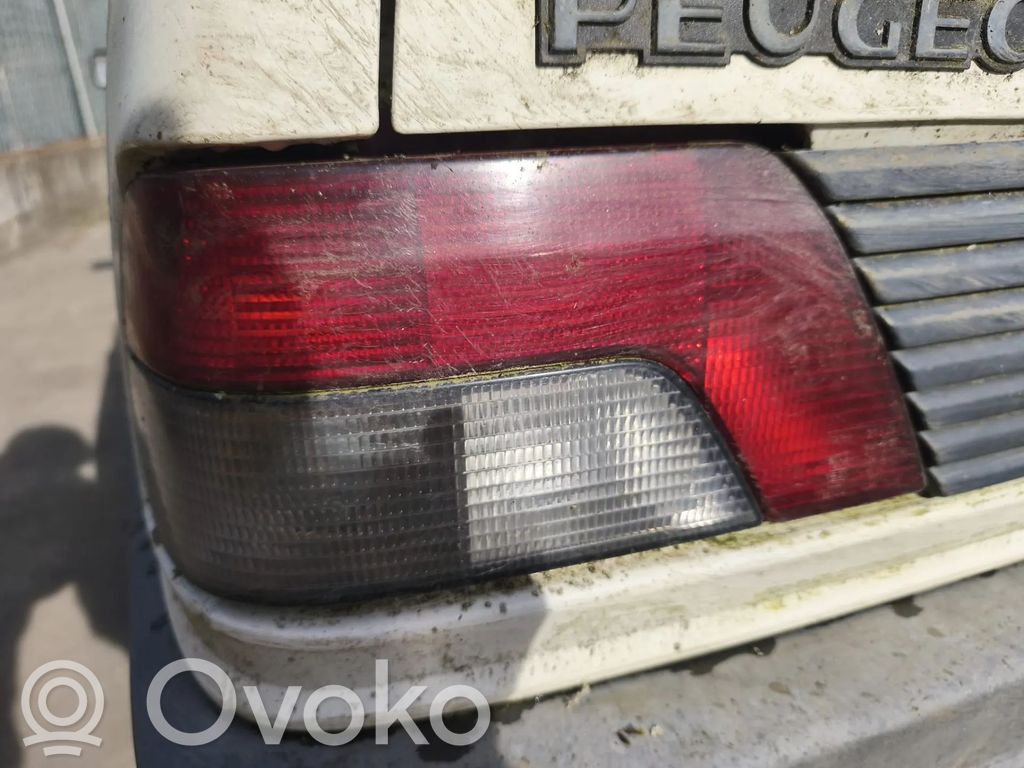 Peugeot 309 Lampă spate în capacul portbagajului 